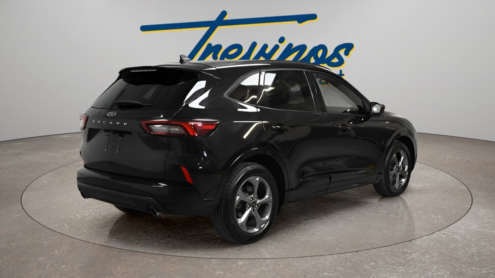 Used 2023 Ford Escape ST-Line FWD image 2
