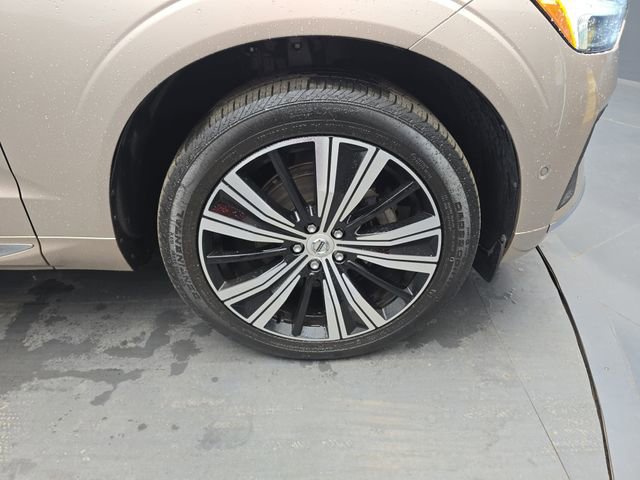 Used 2023 Volvo XC60 B5 Plus w/ Protection Package Premier image 12