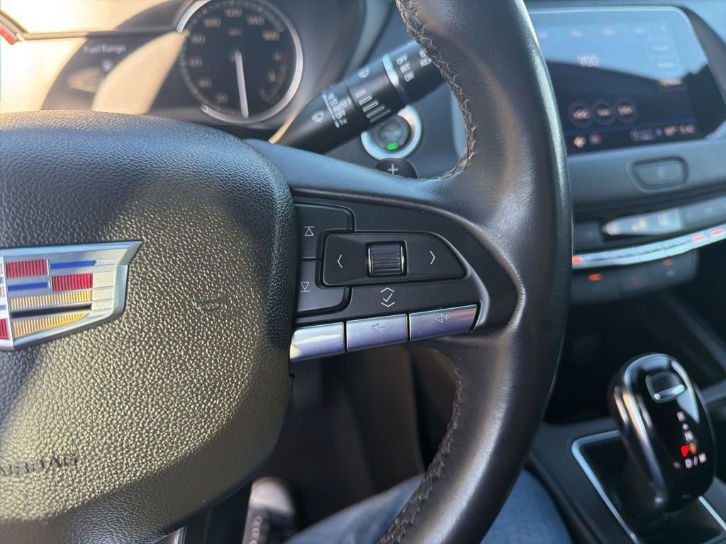 Used 2023 Cadillac XT4 Premium Luxury image 11