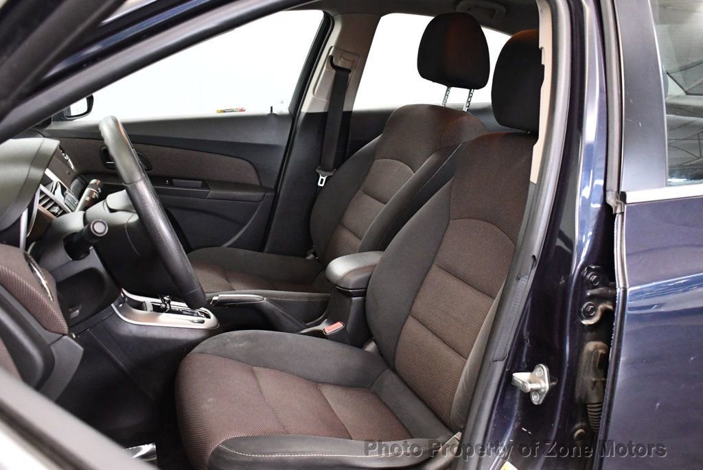 Used 2016 Chevrolet Cruze LT FWD image 6