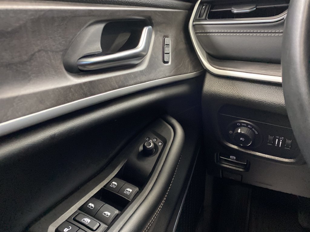 Certified 2021 Jeep Grand Cherokee L Limited AWD/4WD image 23