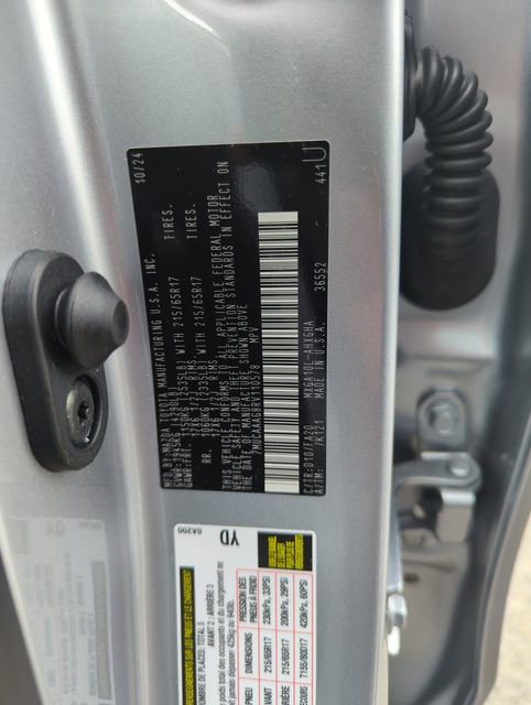 Used 2024 Toyota Corolla Cross LE image 34