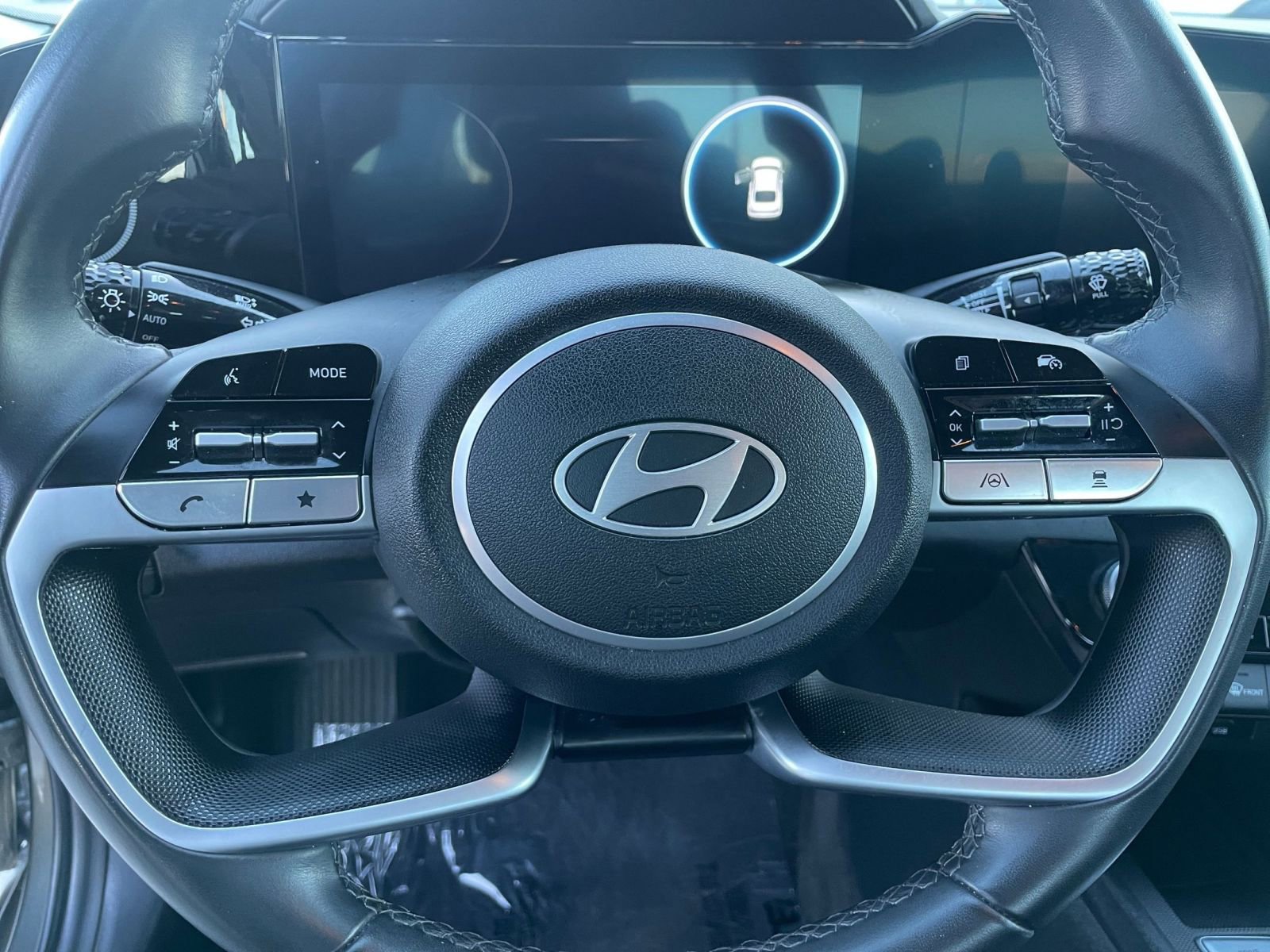 Used 2025 Hyundai Elantra Limited image 29