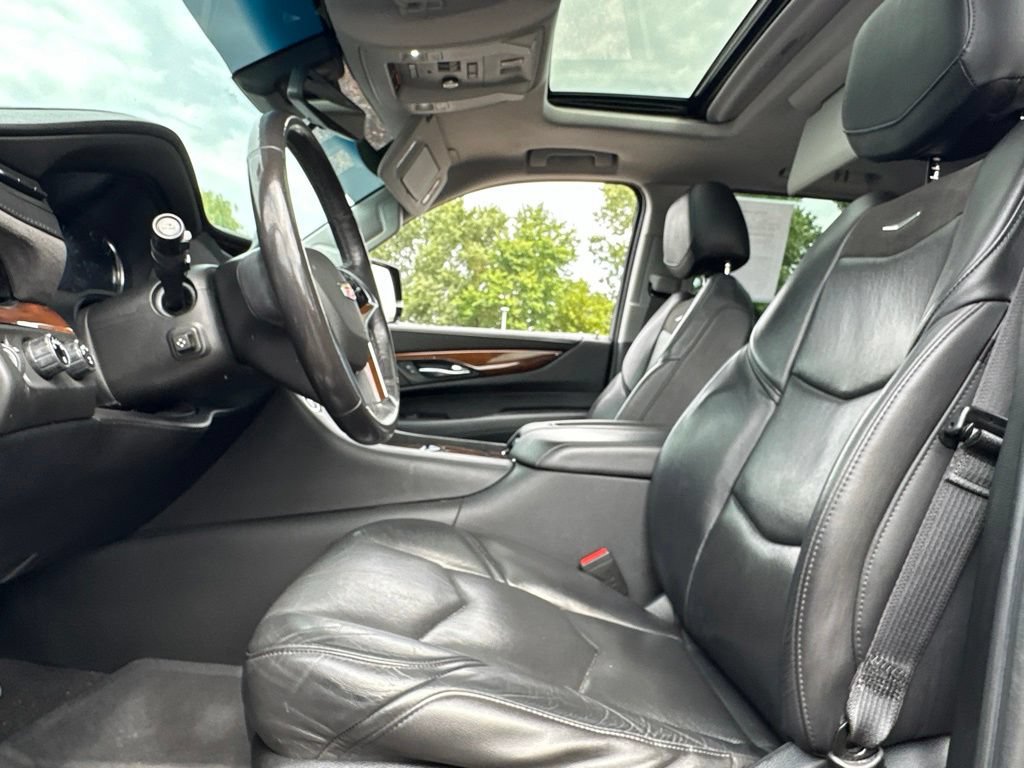 Used 2020 Cadillac Escalade Luxury AWD/4WD image 49