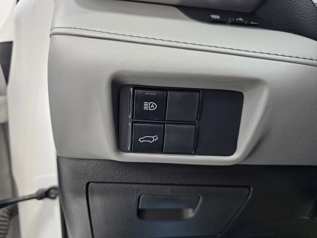 Used 2021 Toyota Highlander XLE image 33