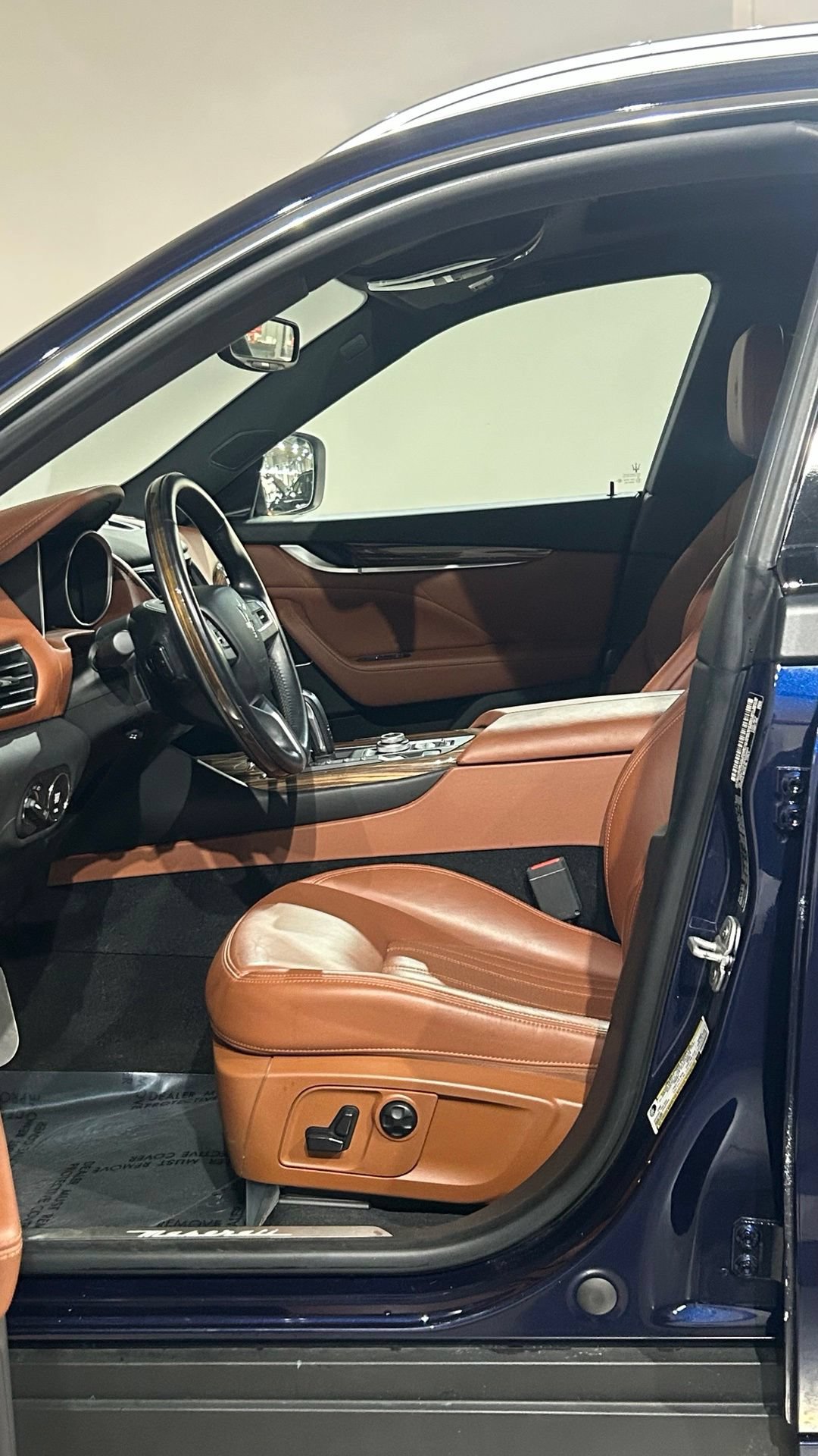 Used 2019 Maserati Levante GranLusso AWD/4WD image 46