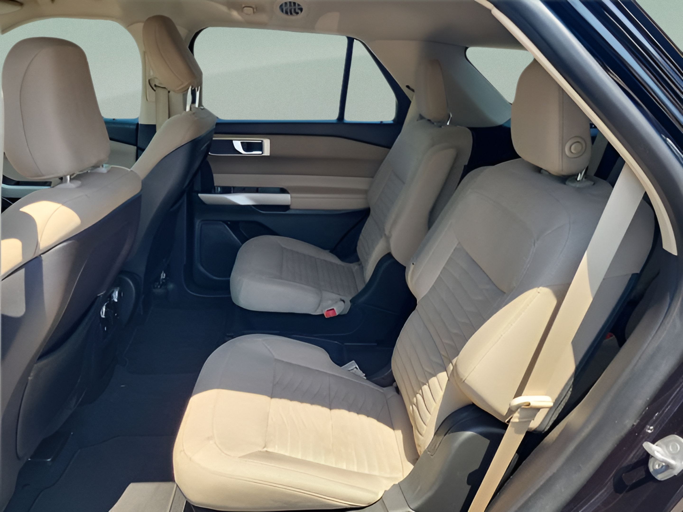 Used 2020 Ford Explorer XLT RWD image 13