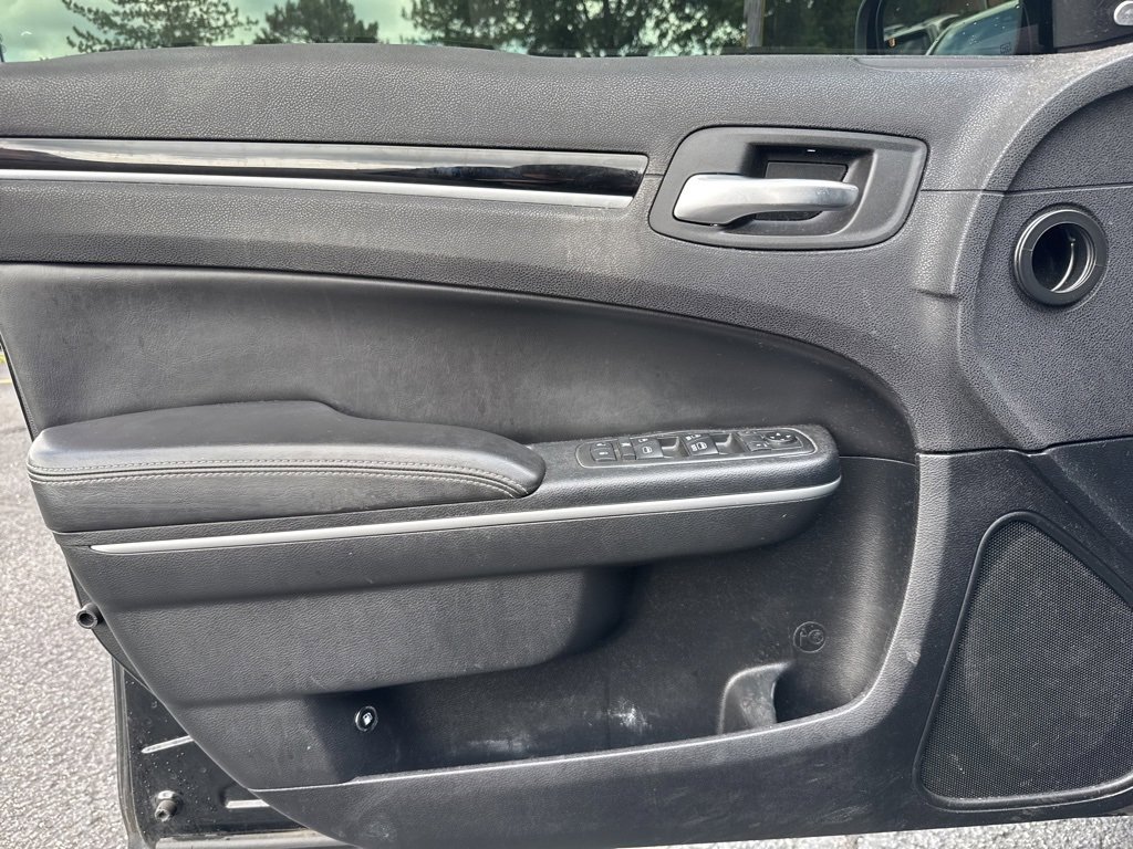 Used 2018 Chrysler 300 S w/ 300S Premium Group image 22
