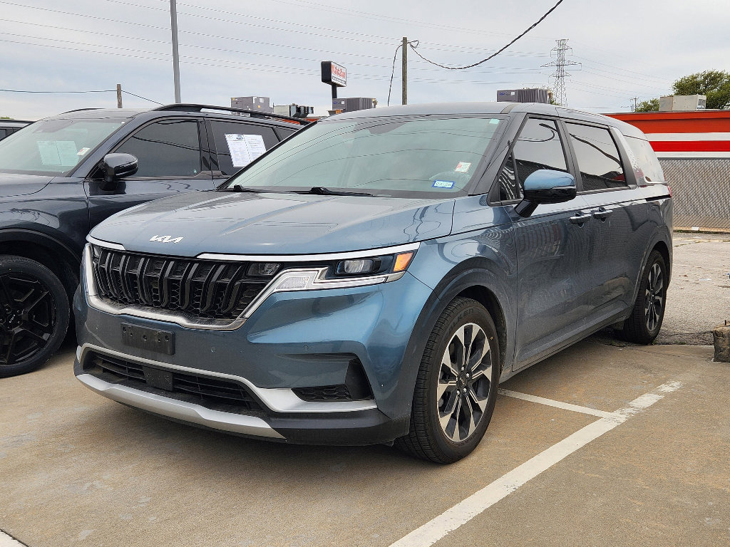 Certified 2023 Kia Carnival EX image 2