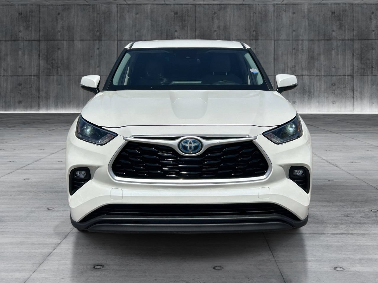 Used 2021 Toyota Highlander LE FWD image 8