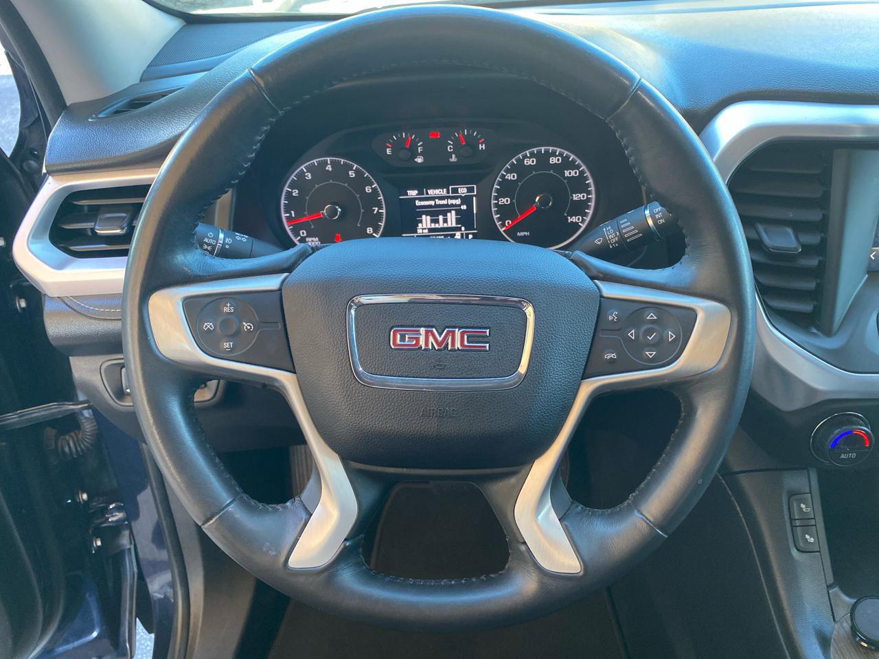 Used 2017 GMC Acadia SLE AWD/4WD image 21