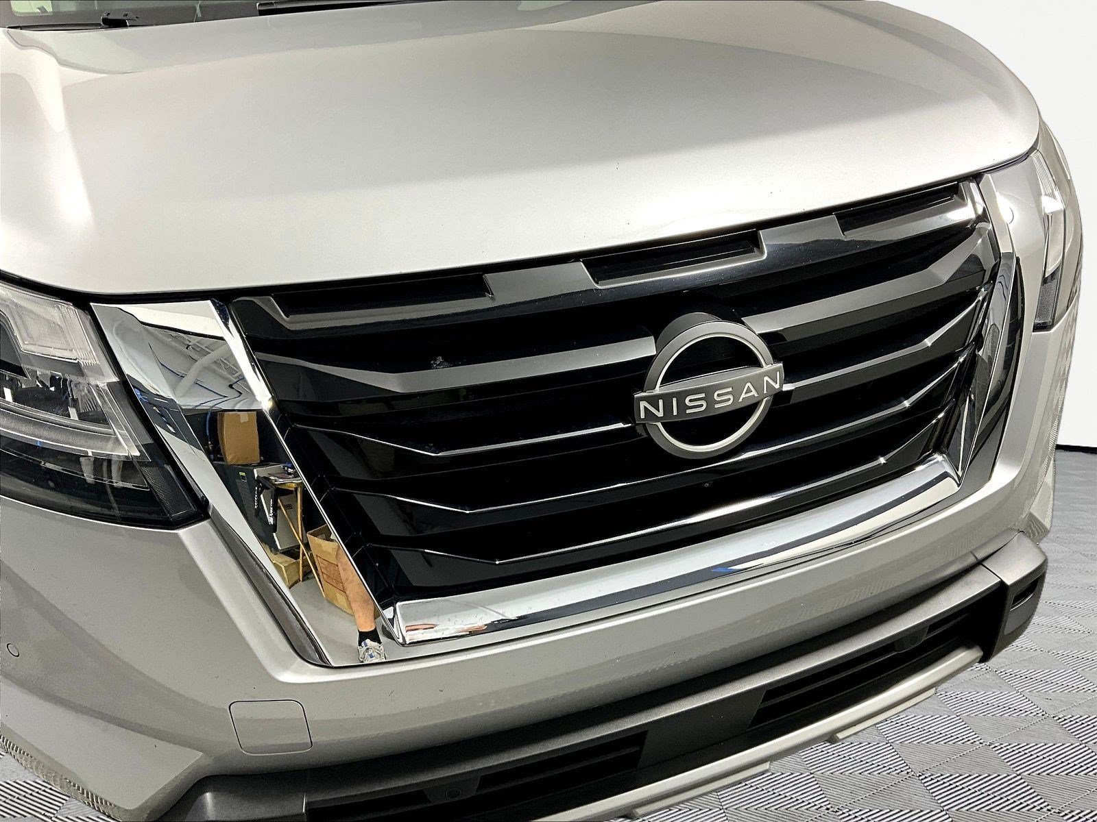 Certified 2023 Nissan Pathfinder Platinum FWD image 34