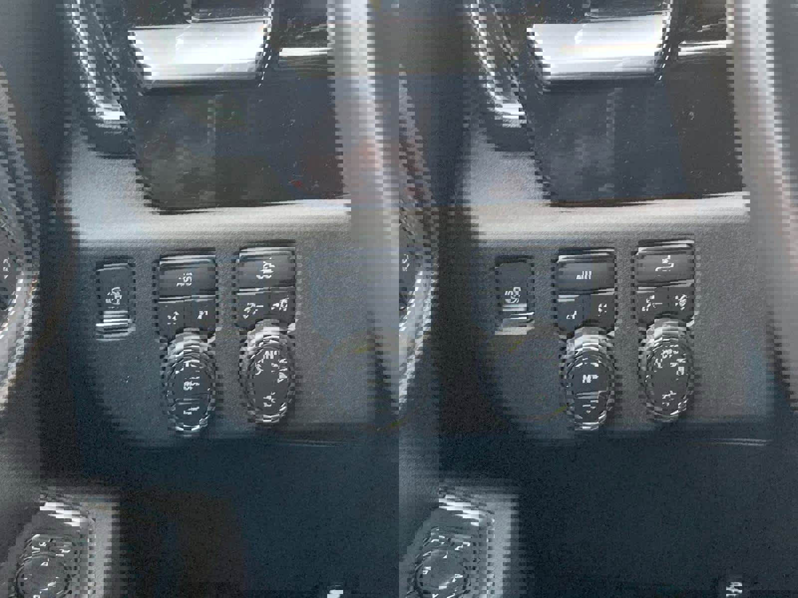 Certified 2022 Chevrolet Silverado 1500 LT image 21