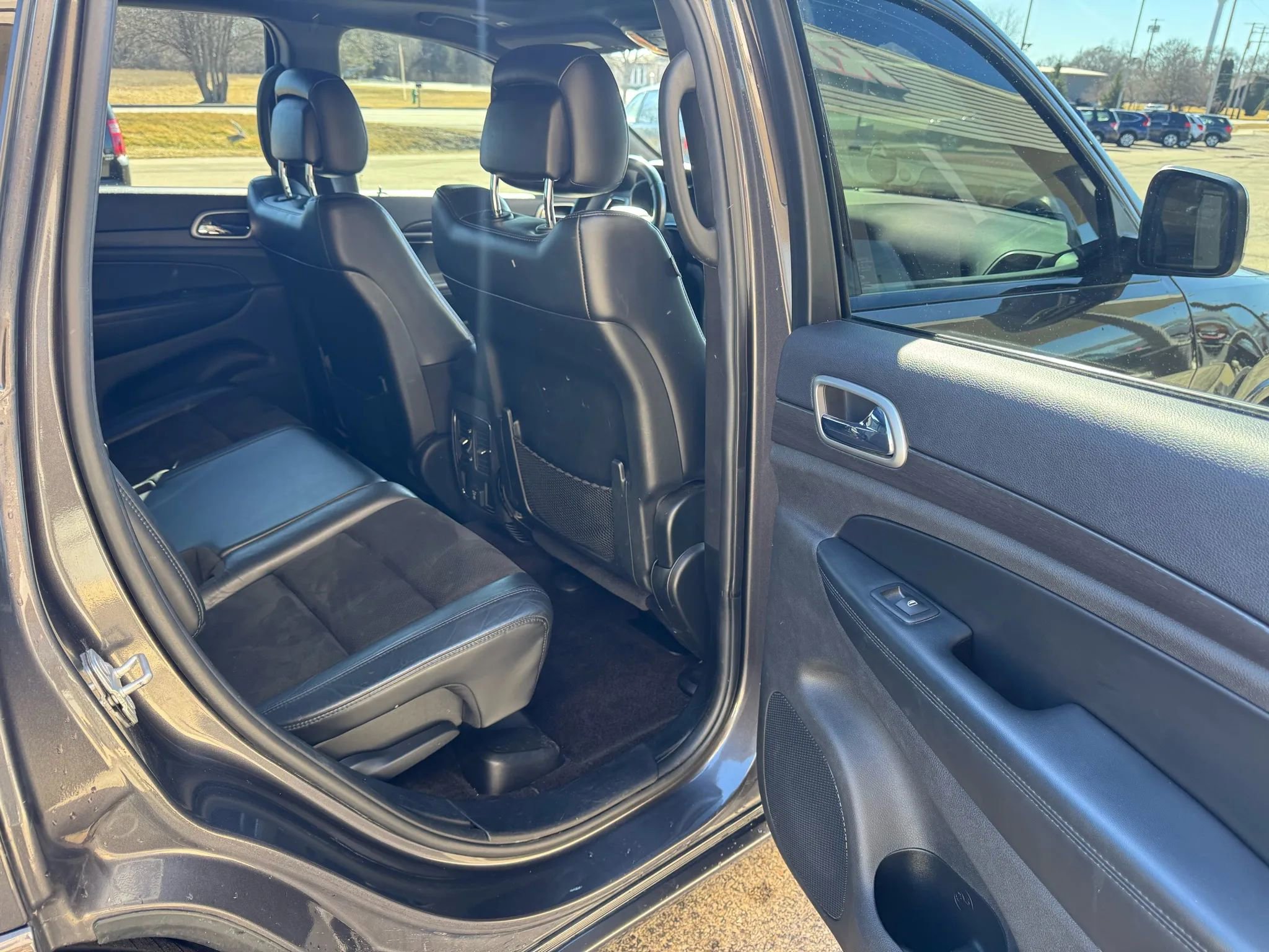 Used 2018 Jeep Grand Cherokee Altitude image 16