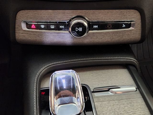 Used 2023 Volvo XC90 B6 Ultimate w/ Protection Package Premier AWD/4WD image 19