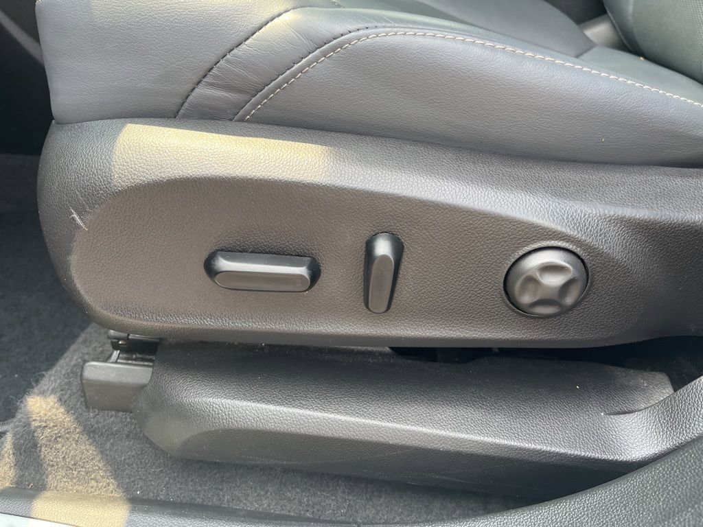 Used 2020 Buick Envision Essence FWD image 16