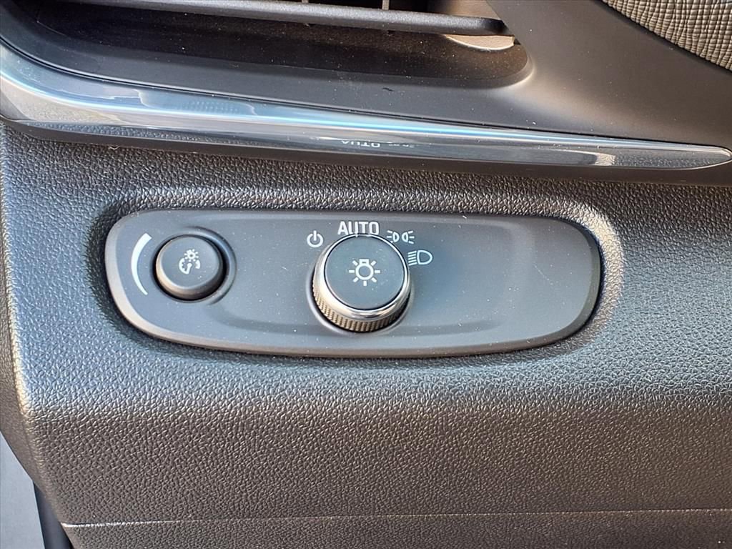 Used 2024 Buick Envista Preferred image 18