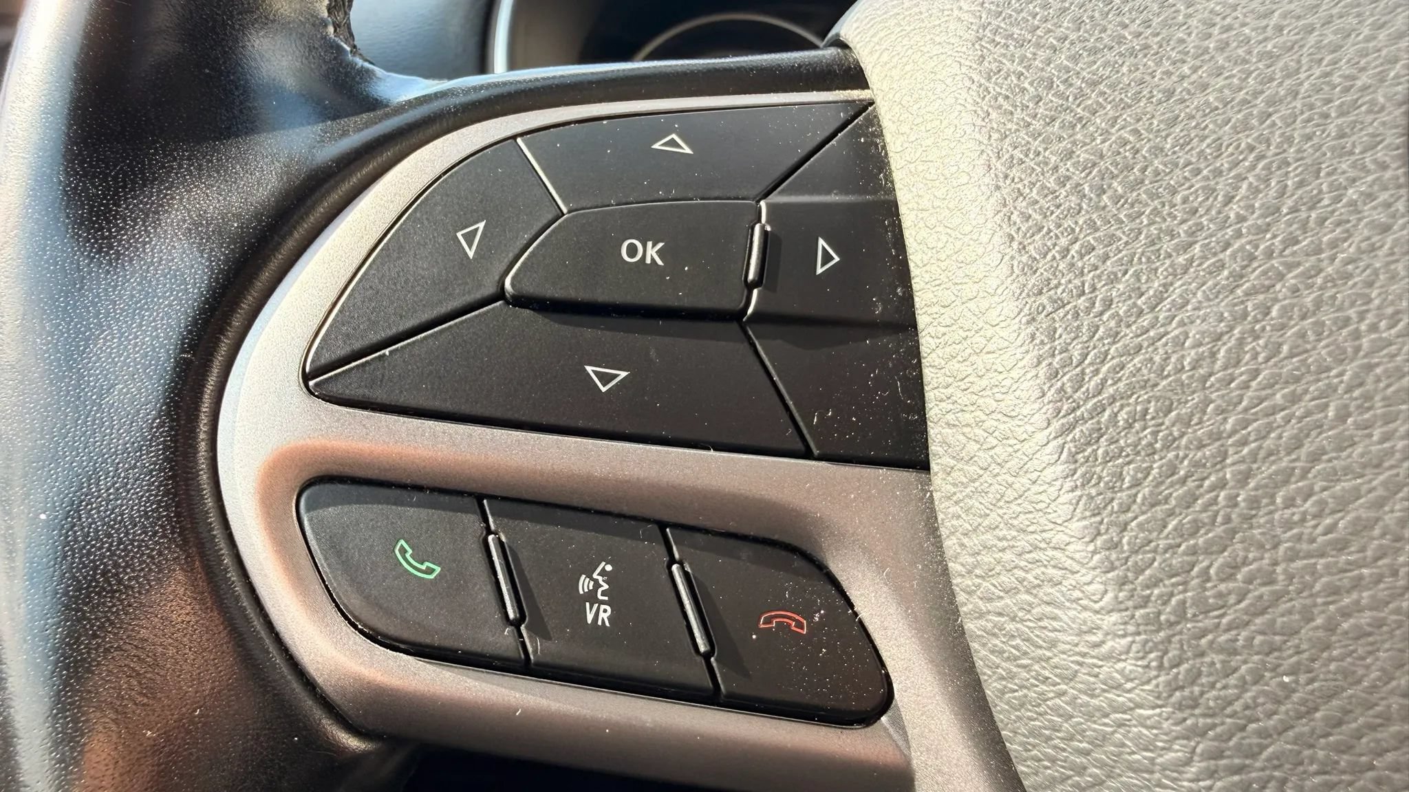 Used 2020 Jeep Cherokee High Altitude AWD/4WD image 19