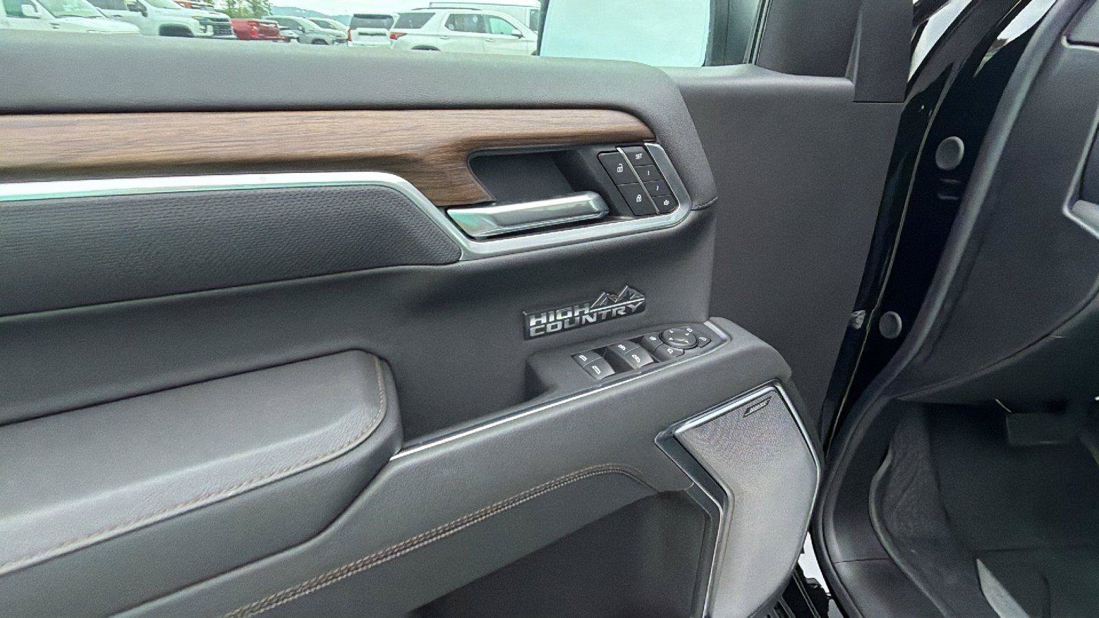 New 2026 Chevrolet Silverado 1500 High Country w/ High Country Premium Package AWD/4WD image 16