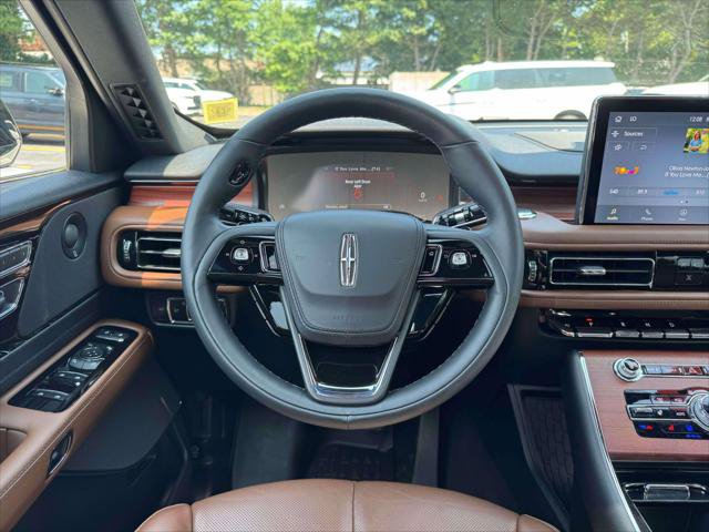 Used 2023 Lincoln Aviator Reserve w/ Elements Package Plus AWD/4WD image 22