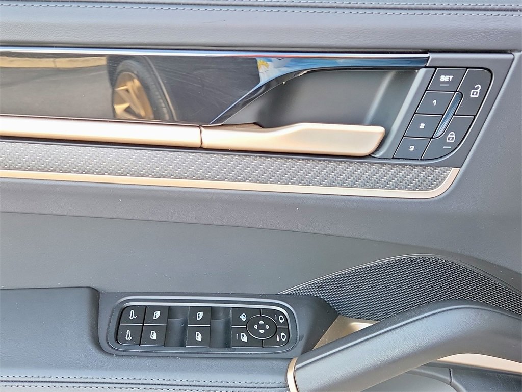 Used 2024 Porsche Cayenne Turbo GT image 7