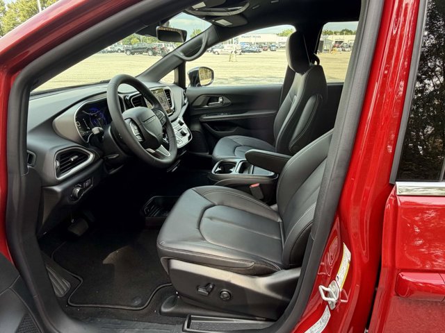 New 2027 Chrysler Pacifica LX FWD image 21