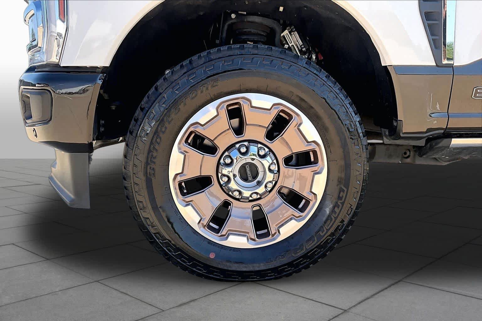 Used 2025 Ford F250 King Ranch w/ FX4 Off-Road Package AWD/4WD image 11