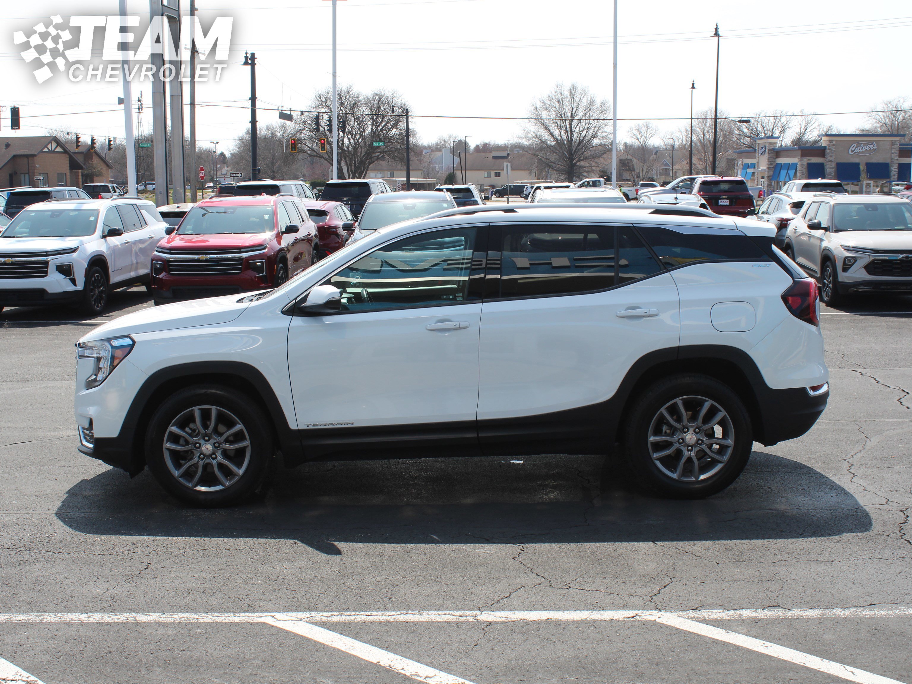 Used 2024 GMC Terrain SLT image 7