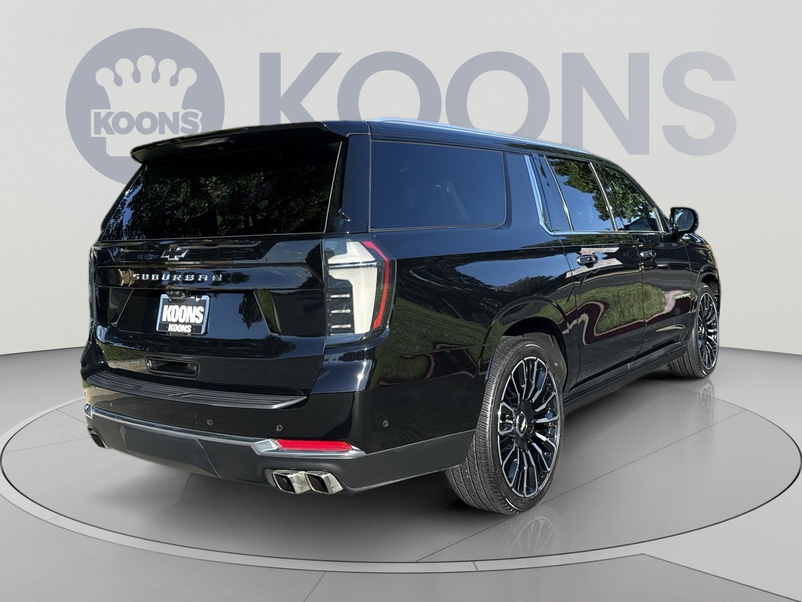Used 2025 Chevrolet Suburban High Country AWD/4WD image 5