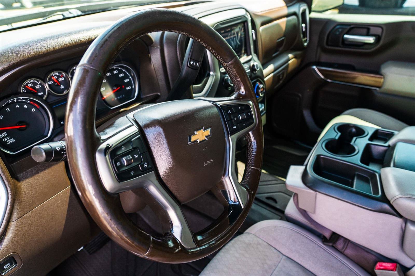 Used 2020 Chevrolet Silverado 1500 LT w/ Texas Edition AWD/4WD image 9