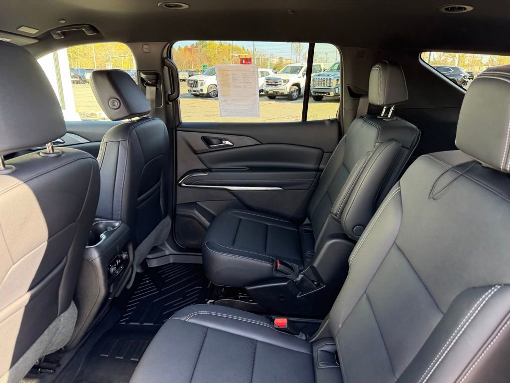 Used 2026 Chevrolet Traverse LT w/ Midnight/Sport Edition AWD/4WD image 24