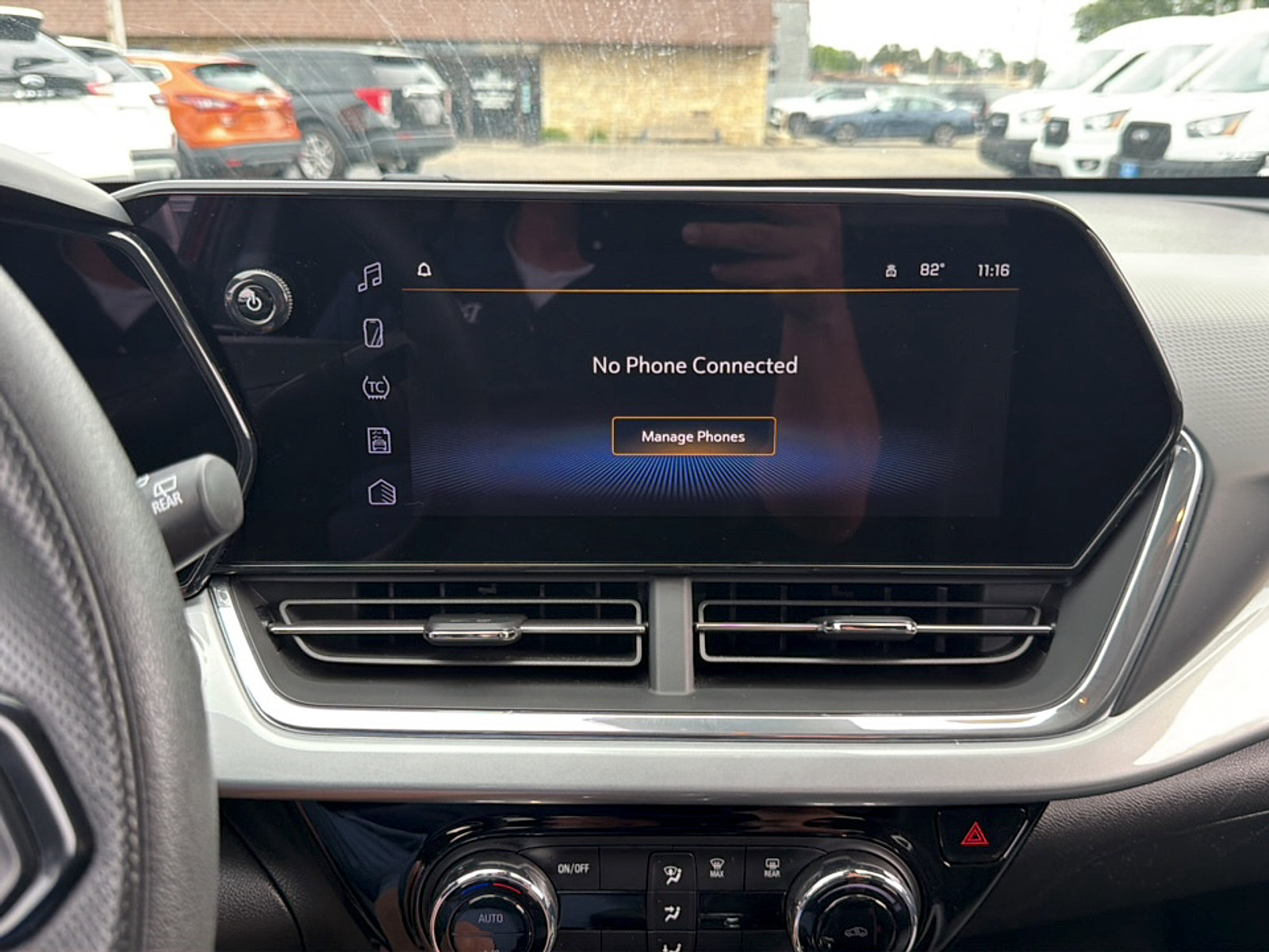 Used 2025 Chevrolet Trax LT FWD image 14