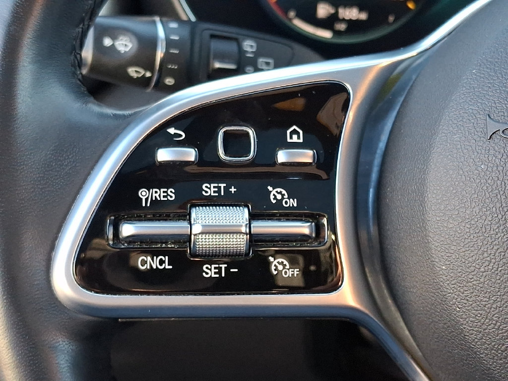 Used 2020 Mercedes-Benz GLC 300 4MATIC image 19