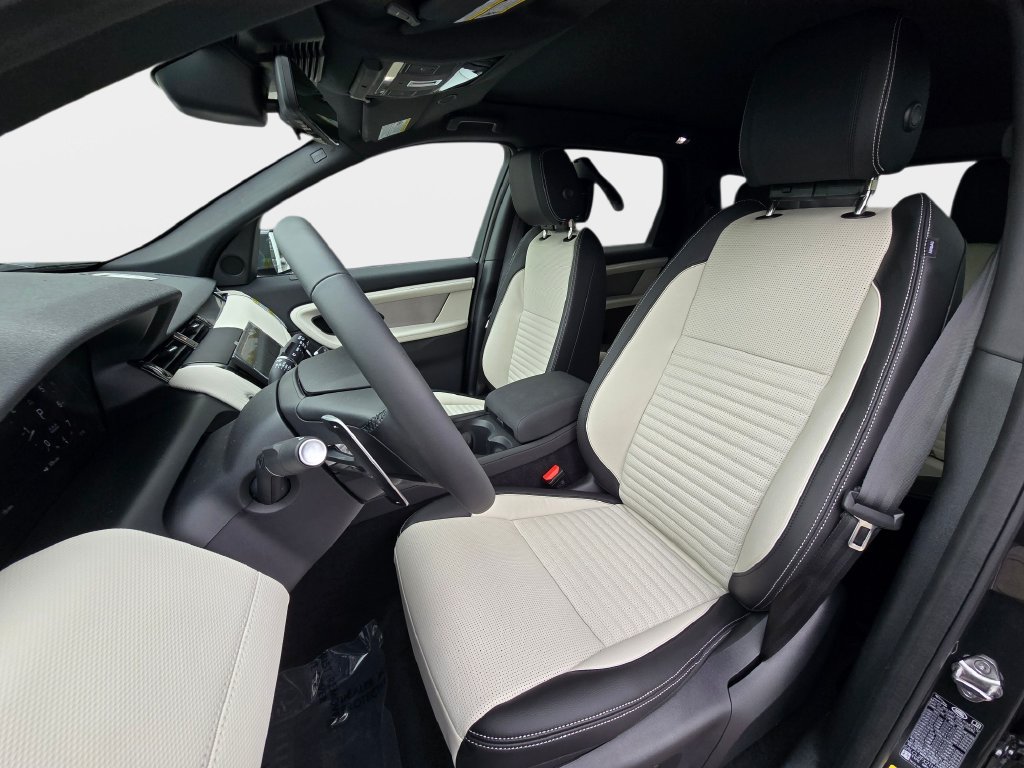 New 2026 Land Rover Discovery Sport Landmark AWD/4WD image 15