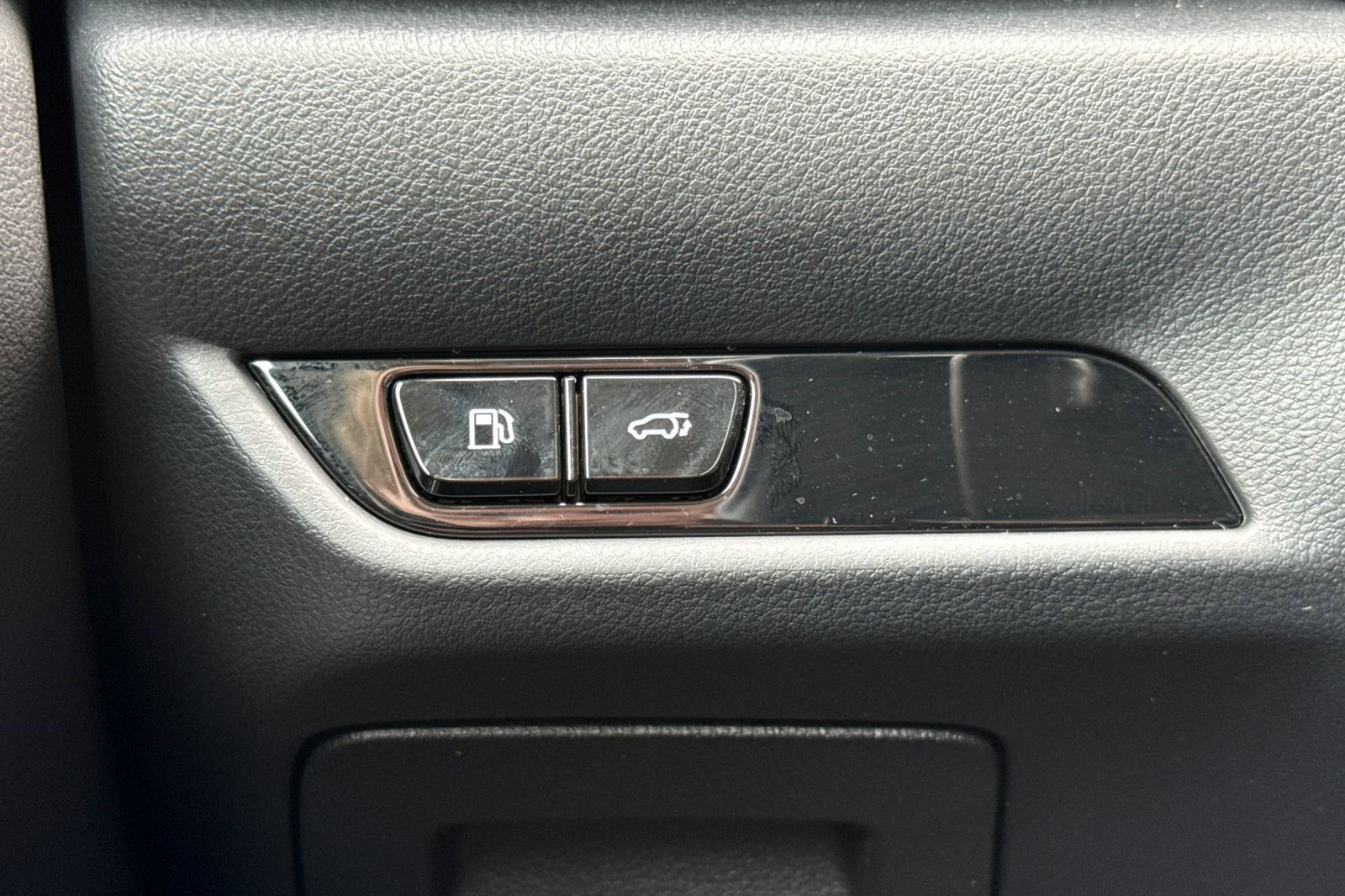 Used 2025 Lexus NX 350h AWD w/ Premium Package image 36