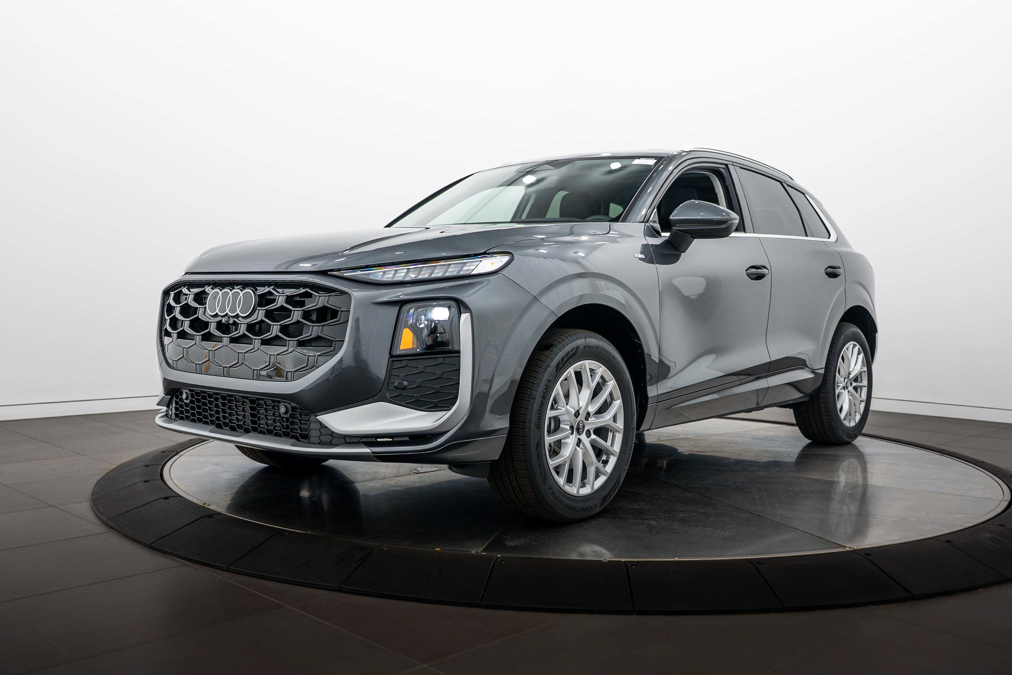 New 2026 Audi Q3 quattro 2.0T AWD/4WD image 7