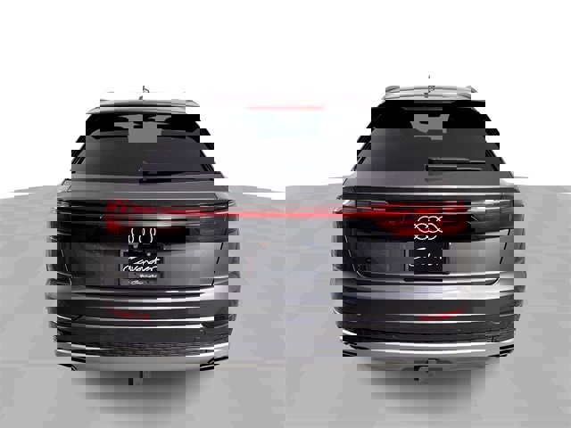 Used 2024 Audi Q8 Premium Plus image 7