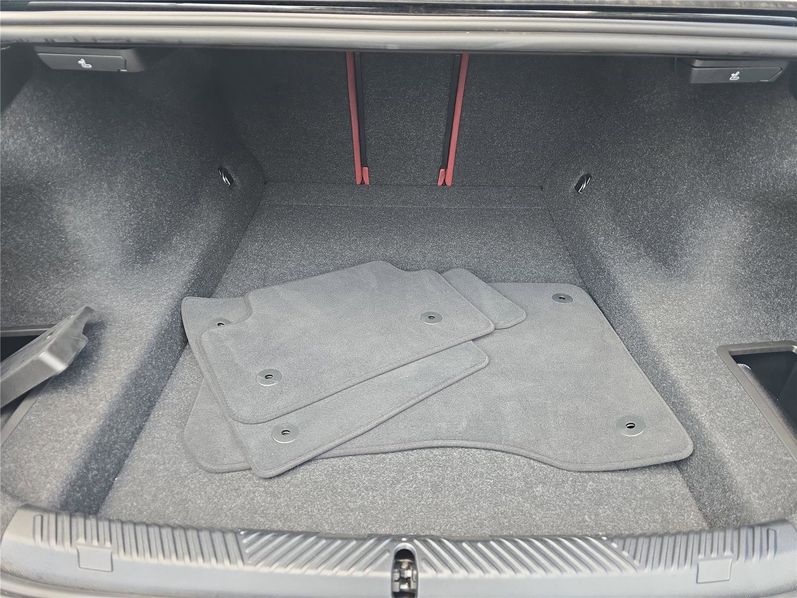 Used 2025 BMW 540i xDrive AWD/4WD image 9