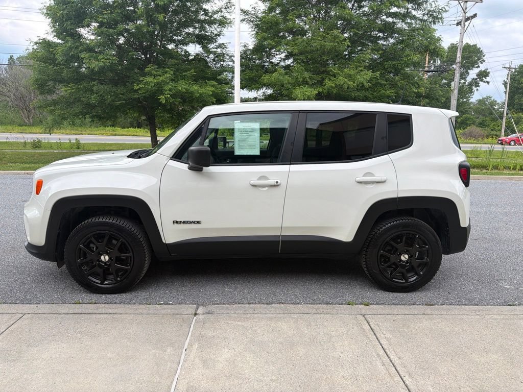Used 2023 Jeep Renegade Latitude AWD/4WD image 4