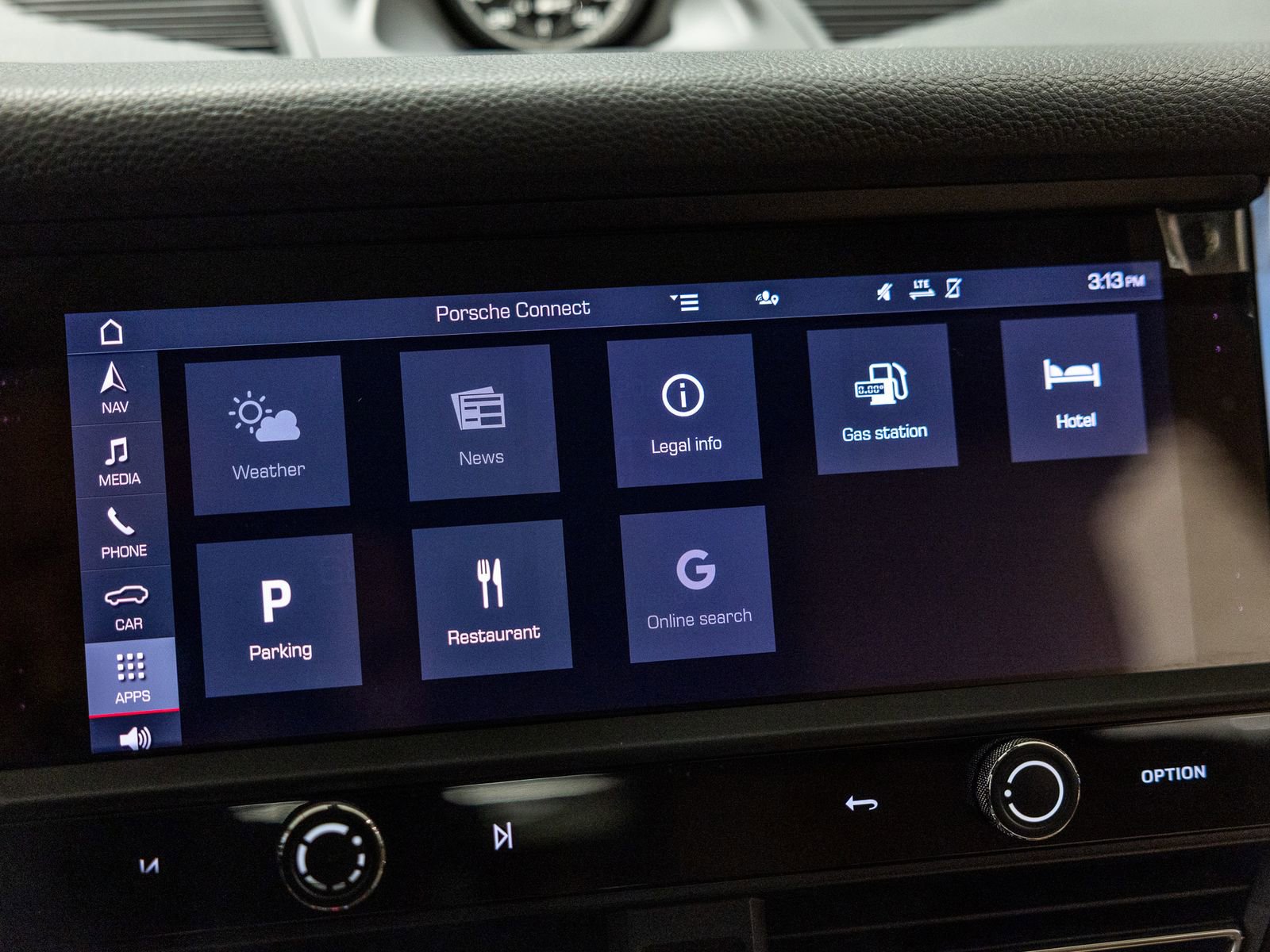 Certified 2024 Porsche Macan AWD/4WD image 55
