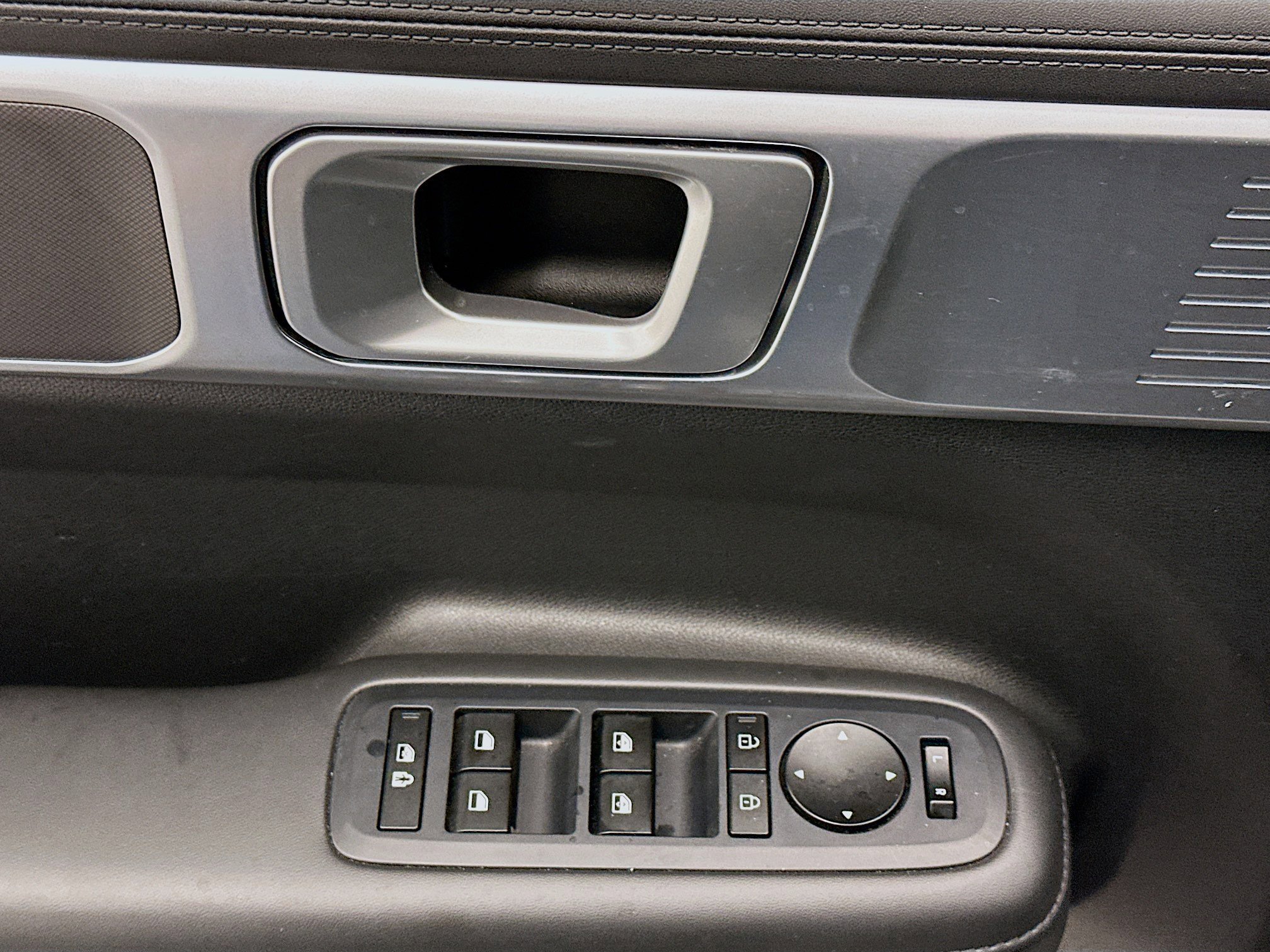 Used 2024 Hyundai Santa Fe SEL image 15