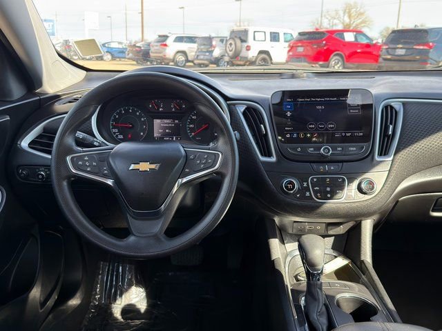 Used 2024 Chevrolet Malibu LT image 25