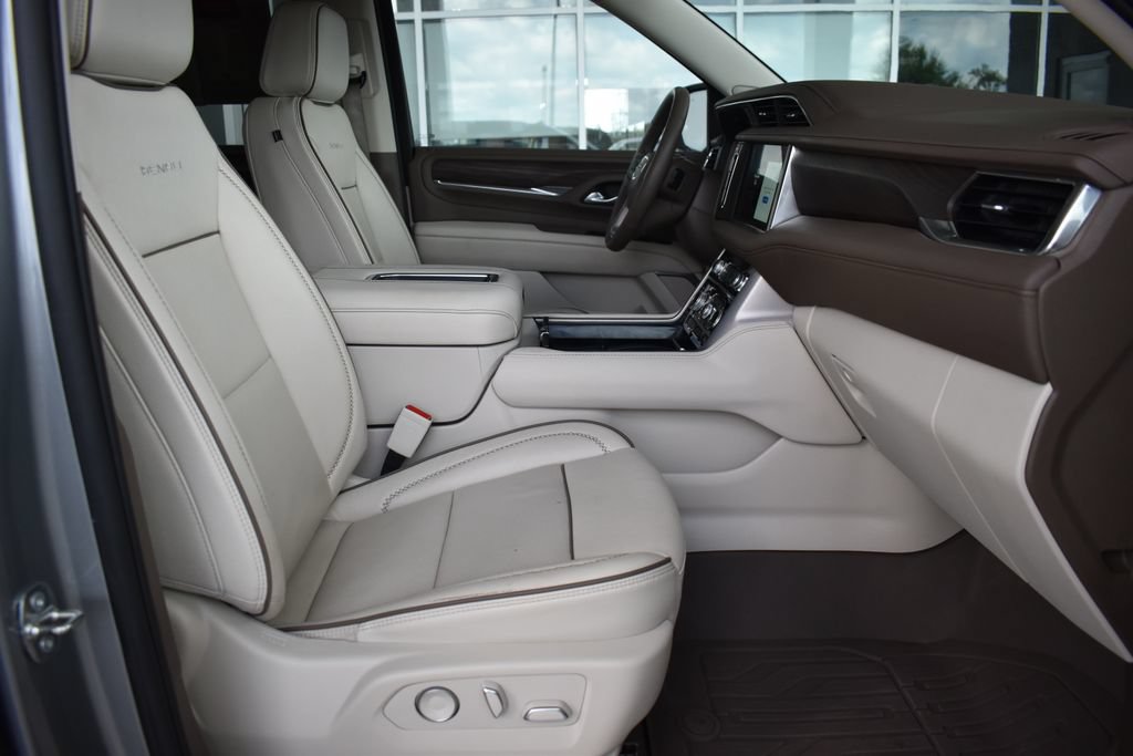 Used 2024 GMC Yukon Denali AWD/4WD image 5