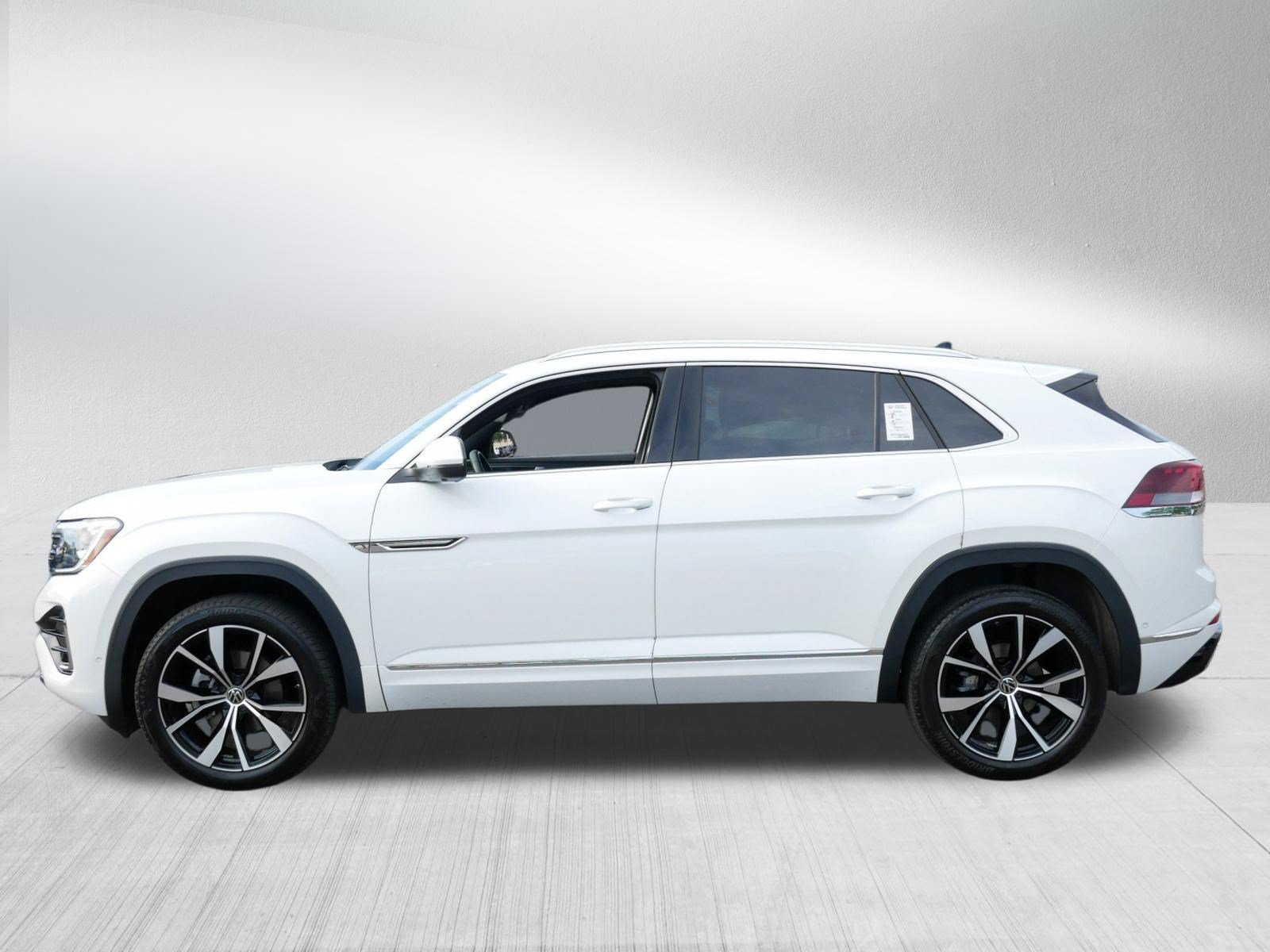 Certified 2024 Volkswagen Atlas Cross Sport SEL Premium R-Line AWD/4WD image 4