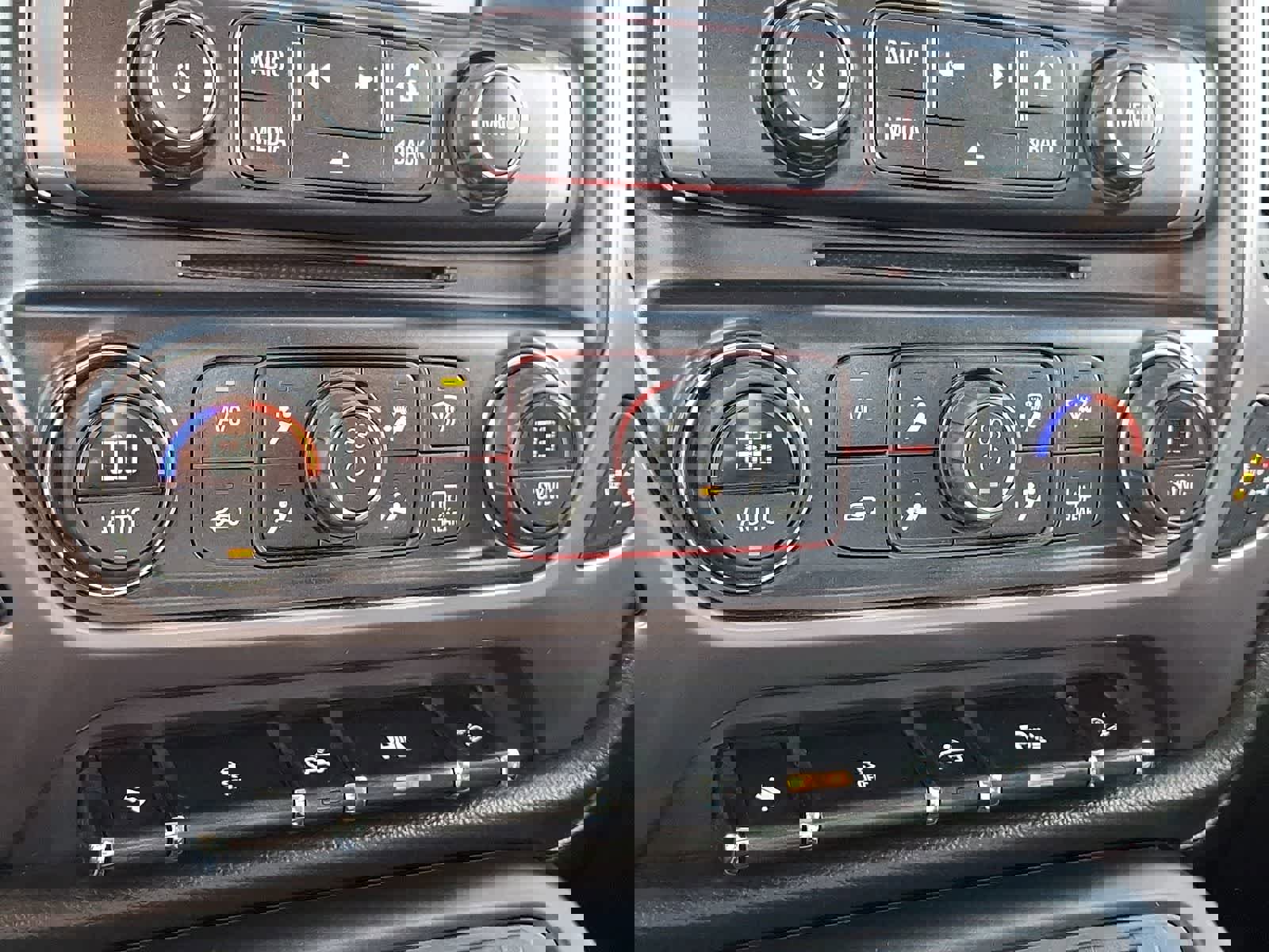 Used 2014 GMC Sierra 1500 SLT w/ All-Terrain Package image 16