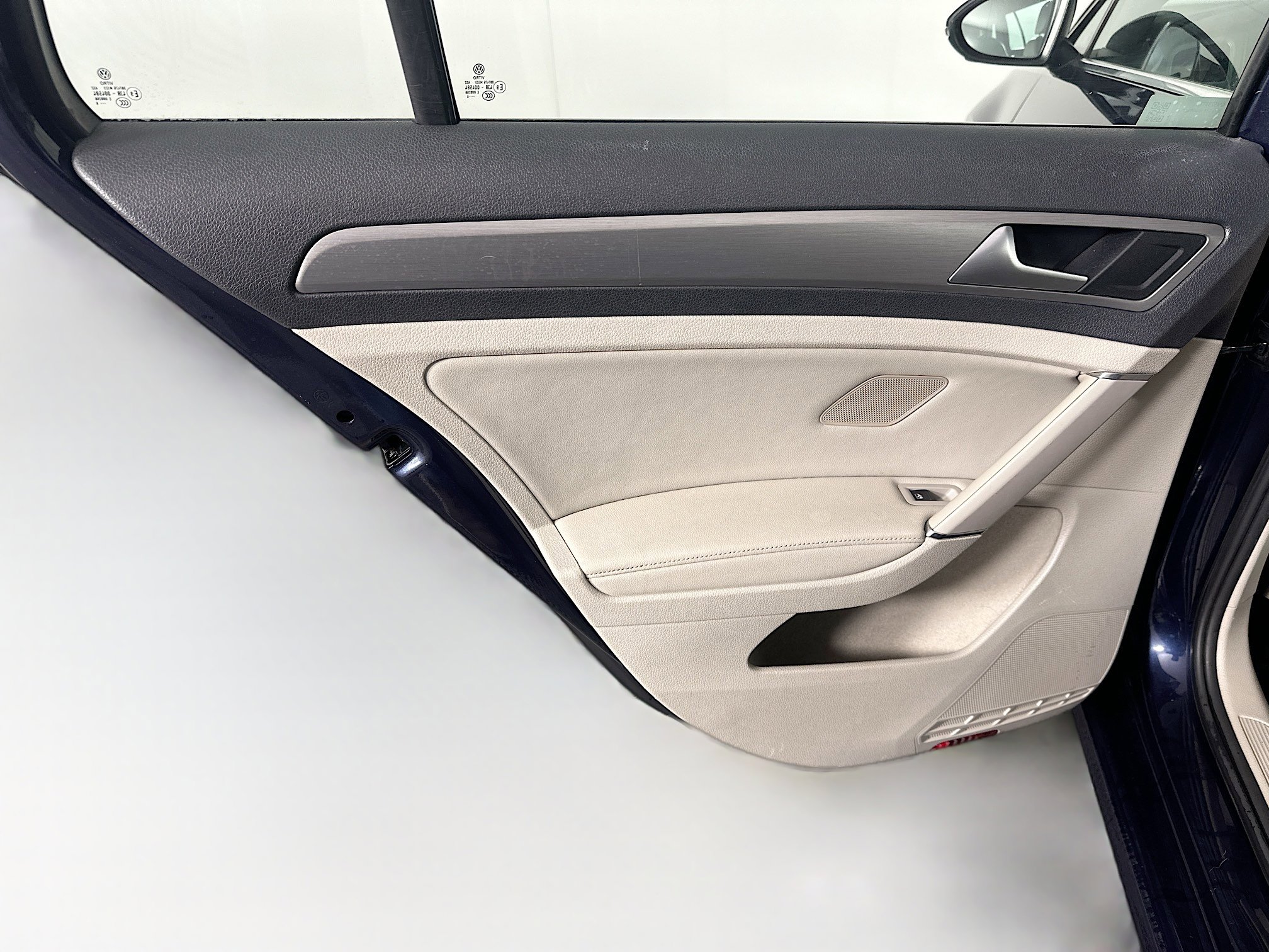 Used 2016 Volkswagen Golf Limited Edition image 26