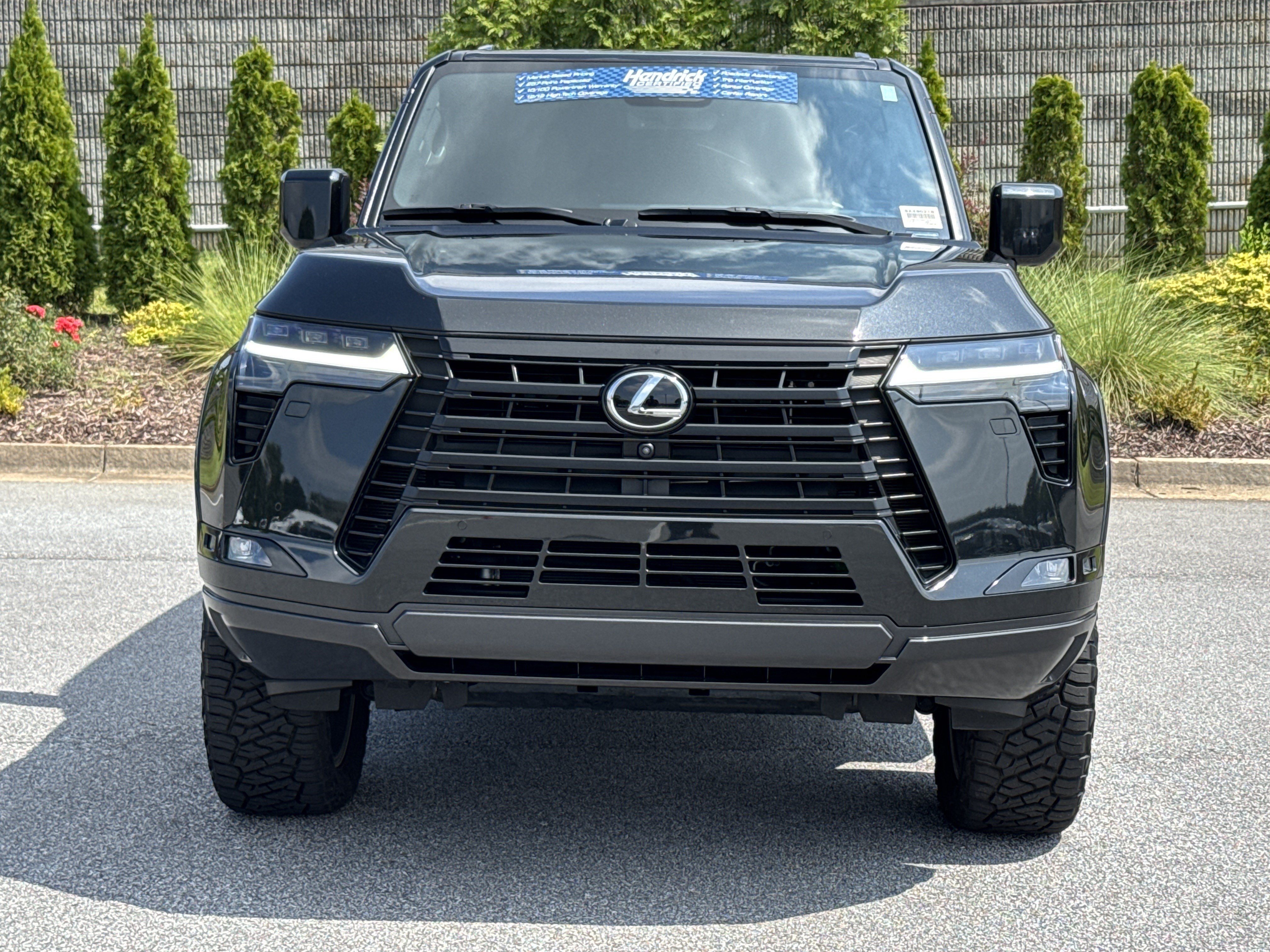 Used 2024 Lexus GX 550 w/ Accessory Package (Z1) AWD/4WD image 3