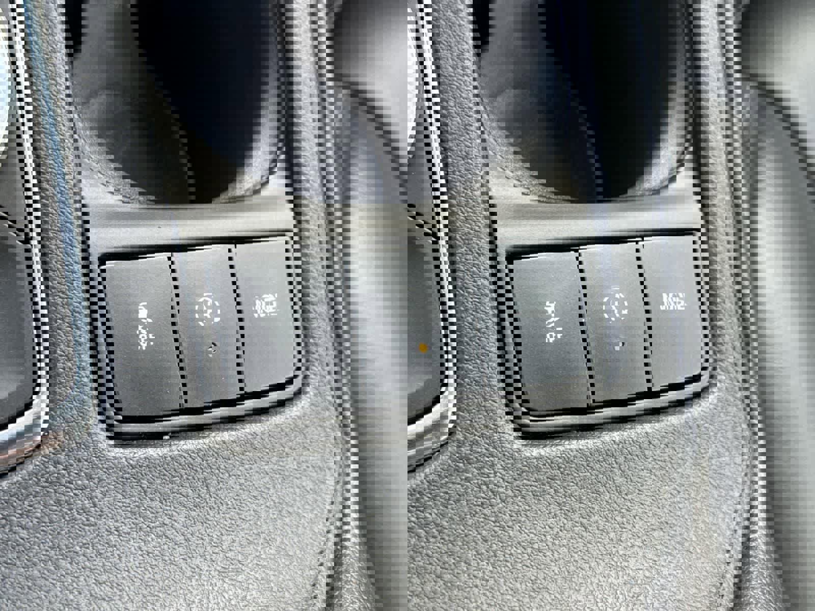 Used 2024 Cadillac XT4 Premium Luxury image 17