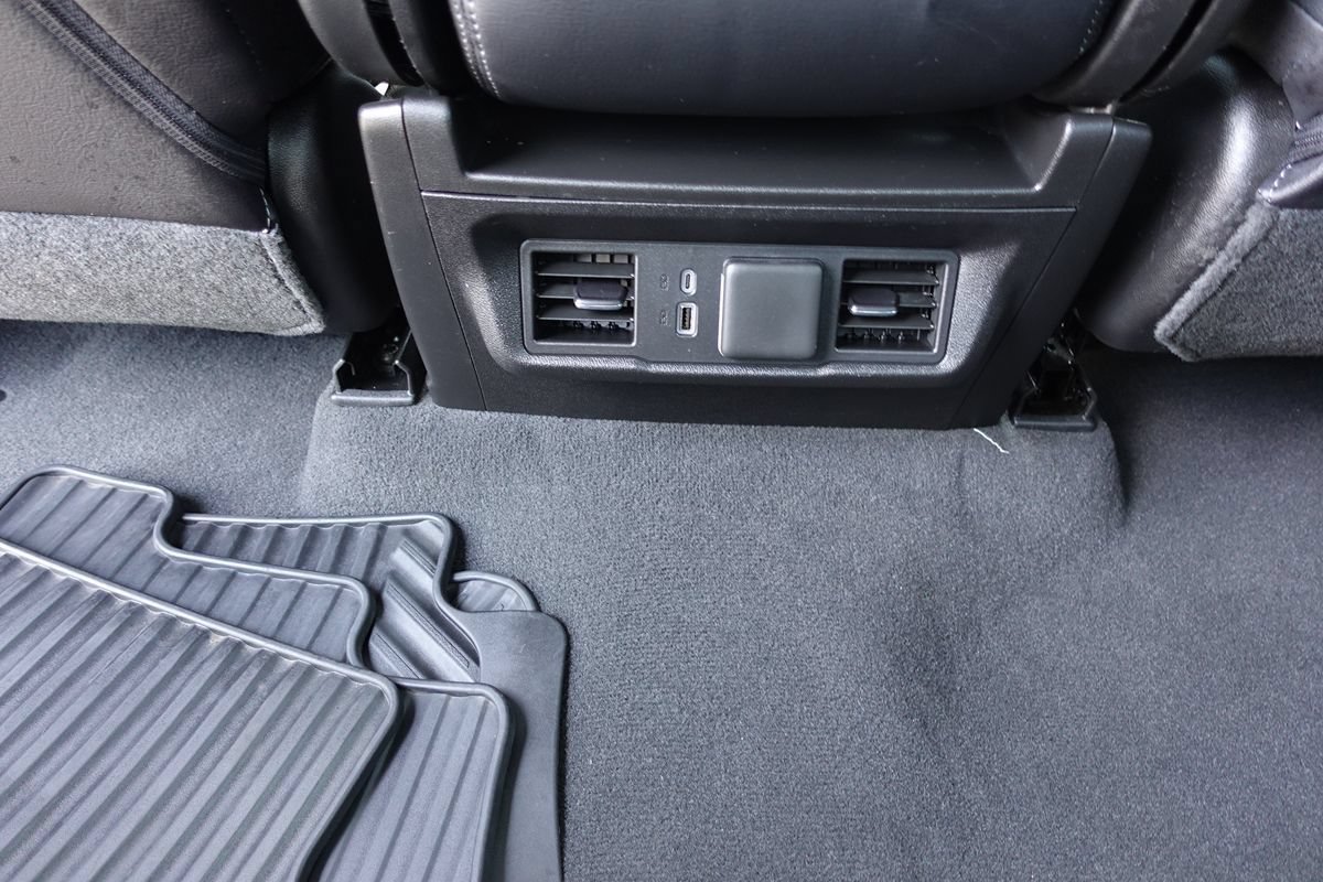 Used 2024 Chevrolet Silverado 1500 LT AWD/4WD image 36
