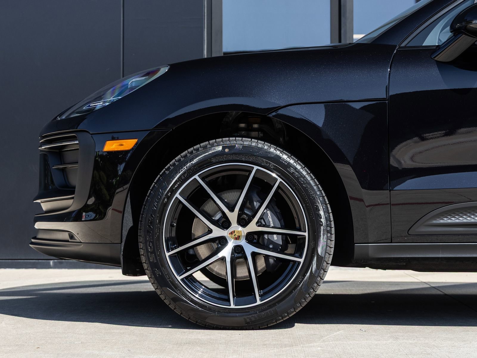 Certified 2026 Porsche Macan AWD/4WD image 13
